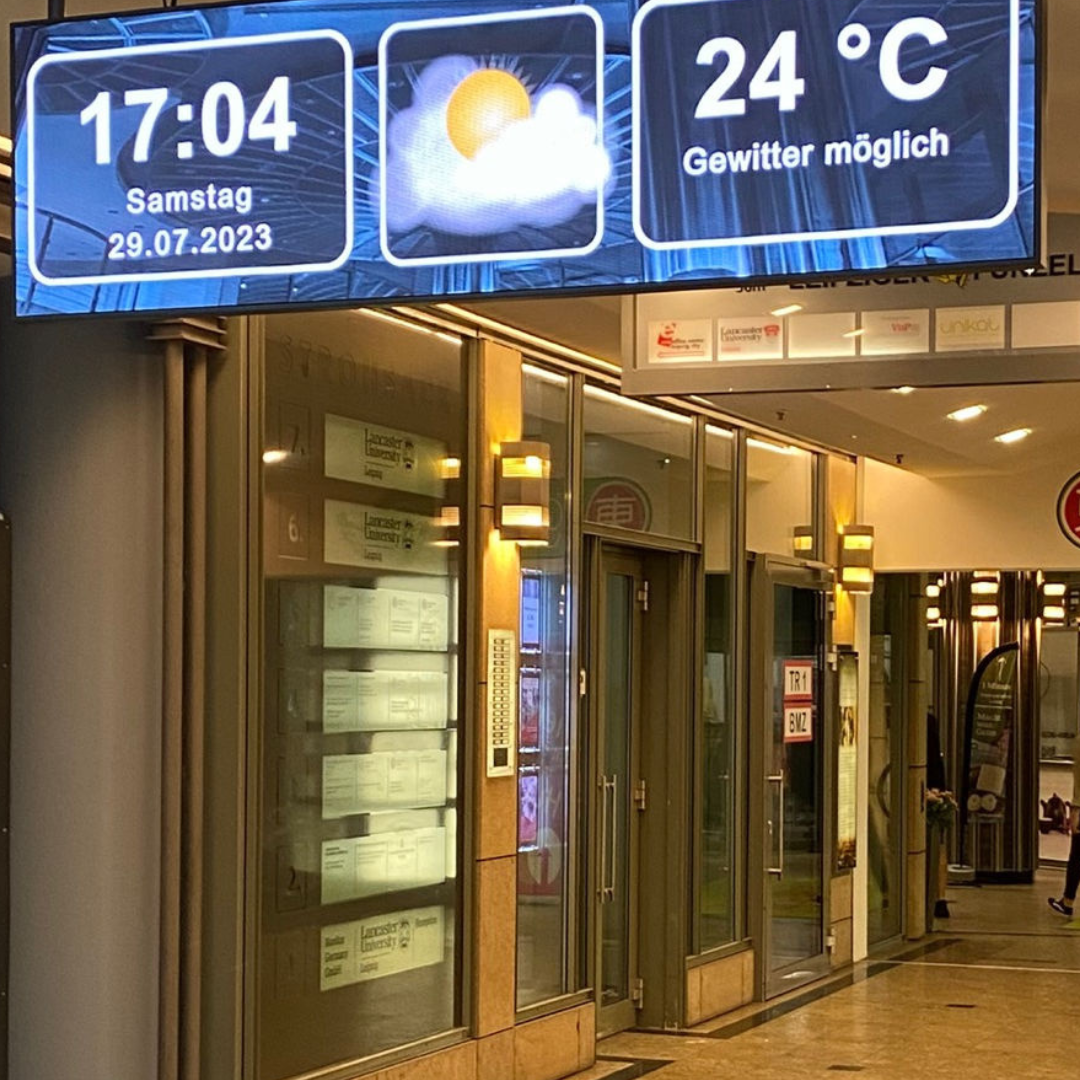 Modernisierung der Wegweisung in der Strohsackpassage Leipzig mit innovativen LED-Wegweisern